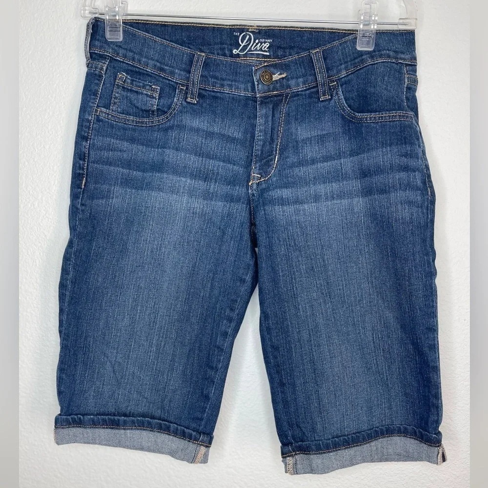 Old Navy Blue Jean Denim Bermuda Shorts with Cuffed Hem Size 4 Summer - Picture 3 of 10